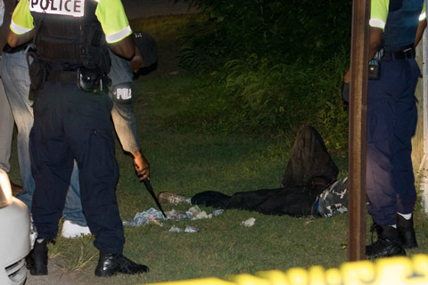 1-top-BT-ESSO-rob-suspect.jpg