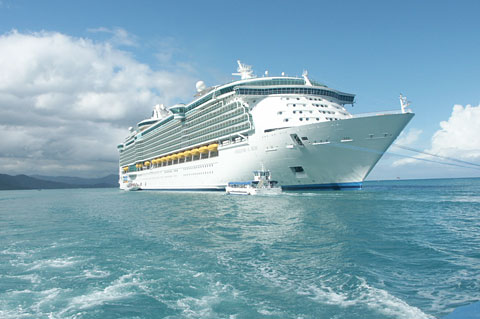 LOCALEarlCaymancruiseSTORY