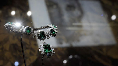 BUZluxuryretailSTORY