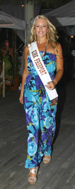 miss-cayman-fashion-show-samantha